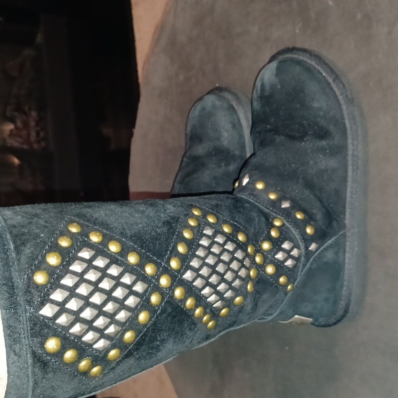 UGG Shoes - Black  UGG 7 WOMEN BOOTS